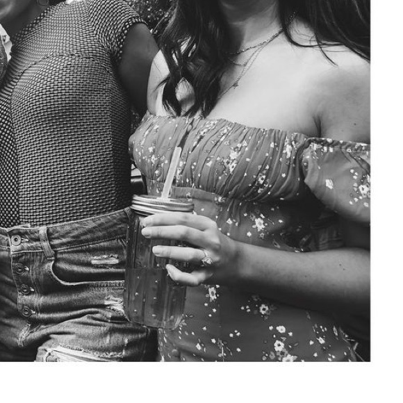 Off-the shoulder dress - Picture 3 of 7